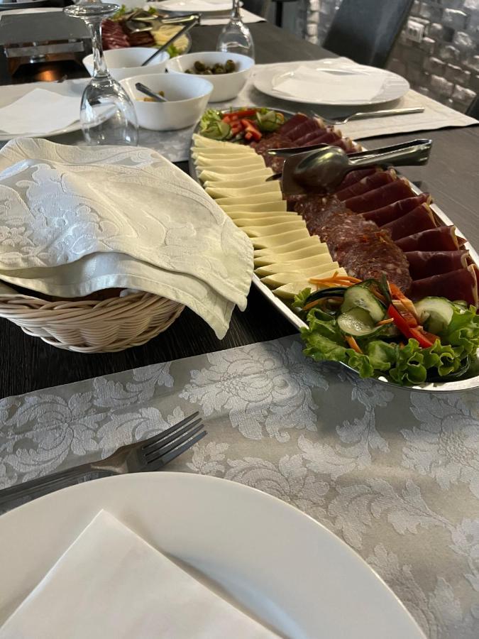 Maestro - Rooms & Restaurant Vukovar Eksteriør bilde